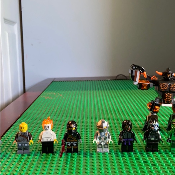 LEGO figures - Picture 2 of 2